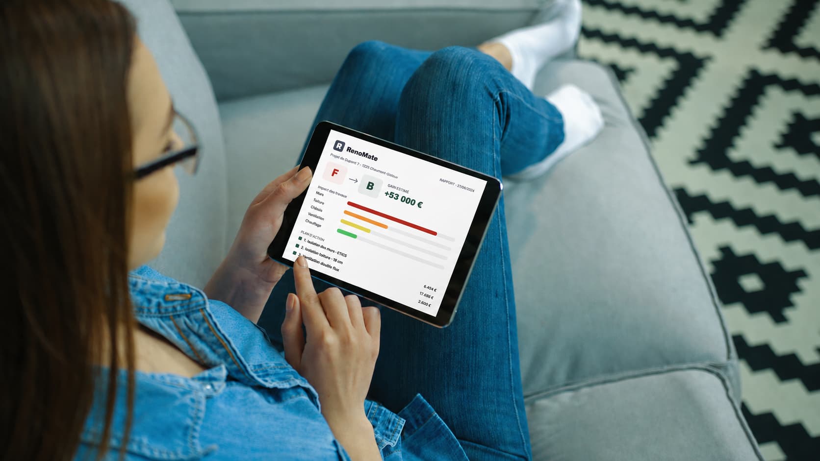 Le rapport renomate consulté sur une tablette